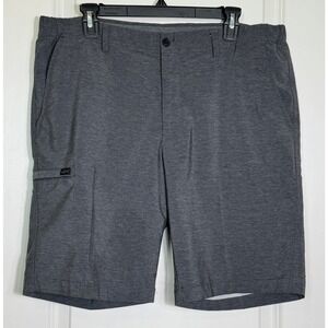 Greg Norman Men's Golf Shorts Size 36 Gray Casual‎ Flat Front Shark Logo